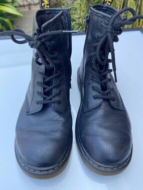 Dr. Martens 1460 Originals Eight-Eye Lace-Up Boot Size US women's 6 Men's 5